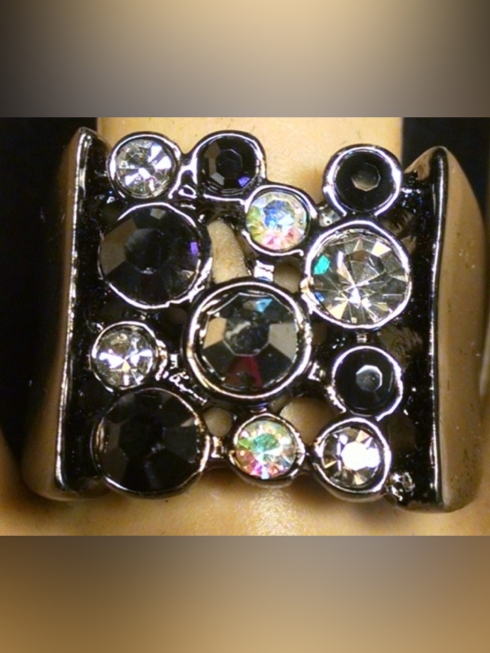 Unique Beautiful Rhinestones Gunmetal Color Ring - Picture 3 of 5